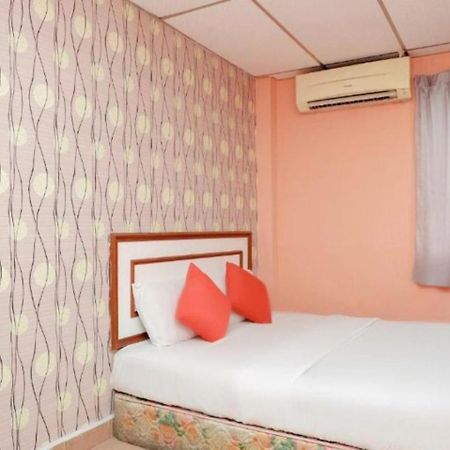 Hotel Tiara Chukai Екстер'єр фото