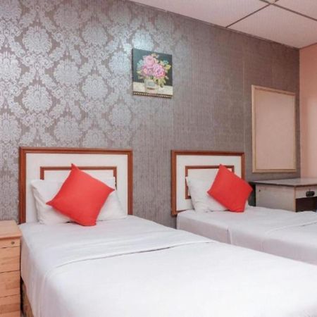 Hotel Tiara Chukai Екстер'єр фото