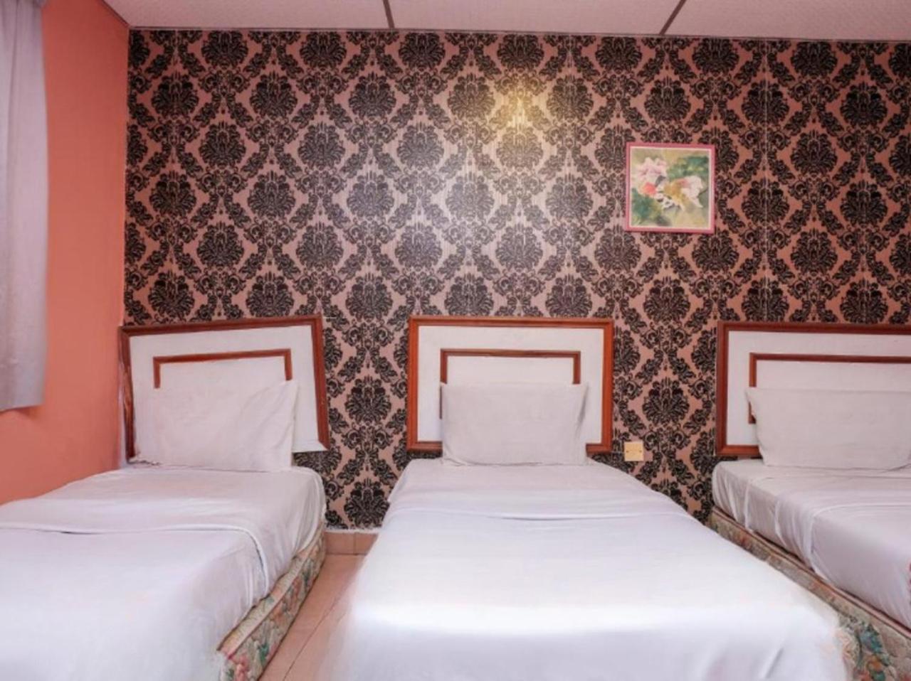 Hotel Tiara Chukai Екстер'єр фото