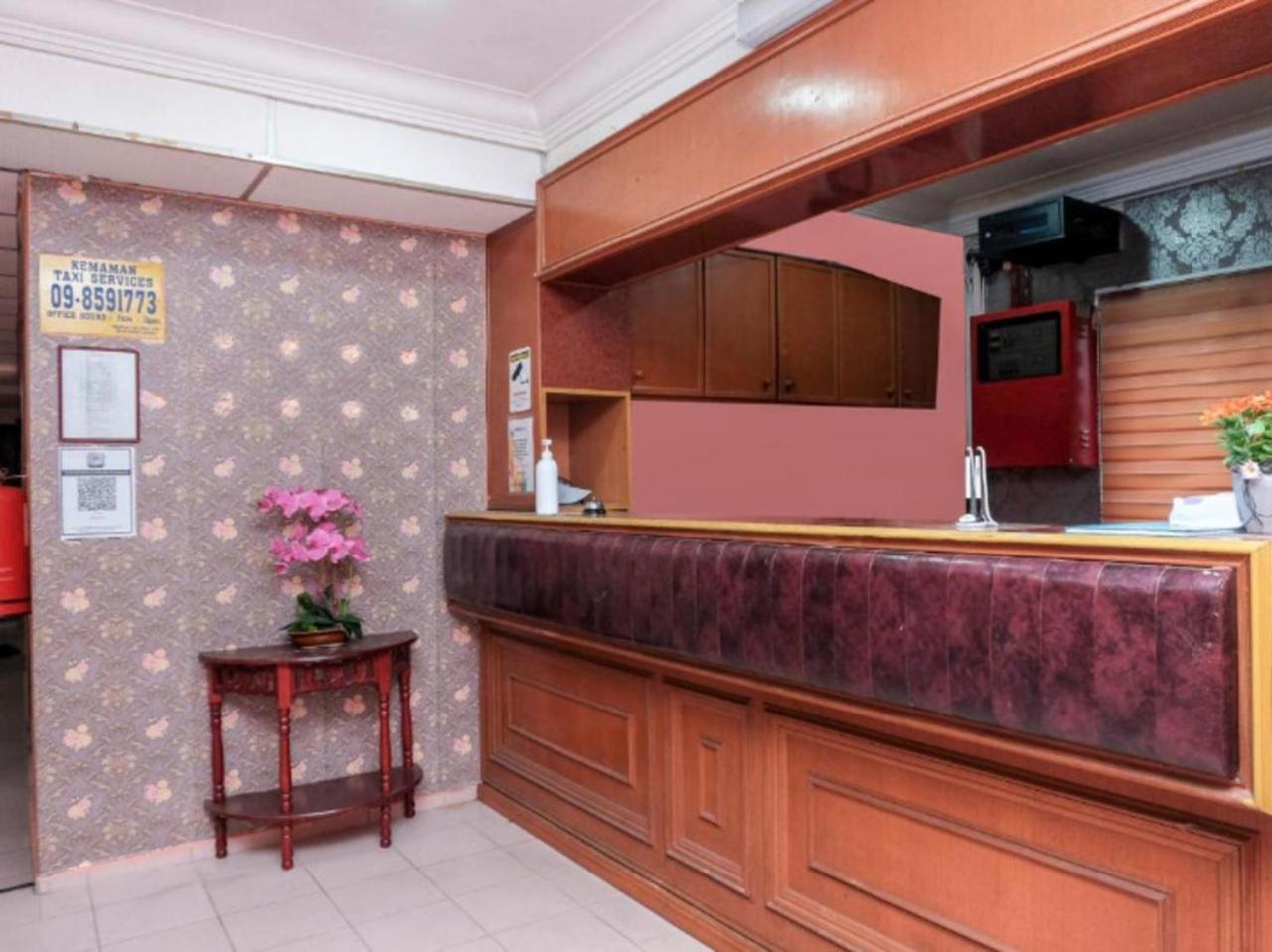 Hotel Tiara Chukai Екстер'єр фото