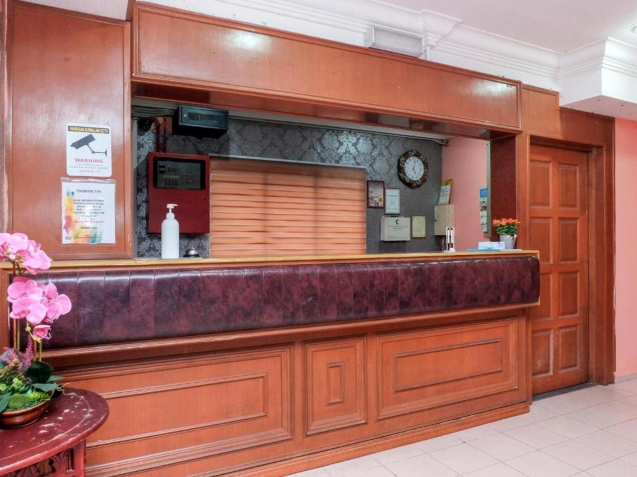 Hotel Tiara Chukai Екстер'єр фото