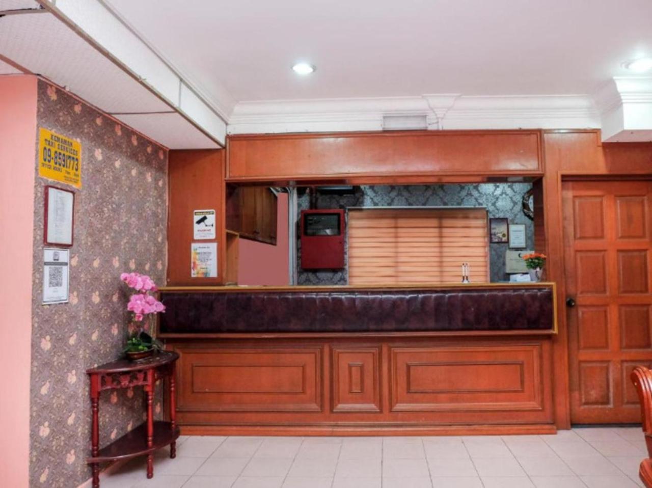 Hotel Tiara Chukai Екстер'єр фото